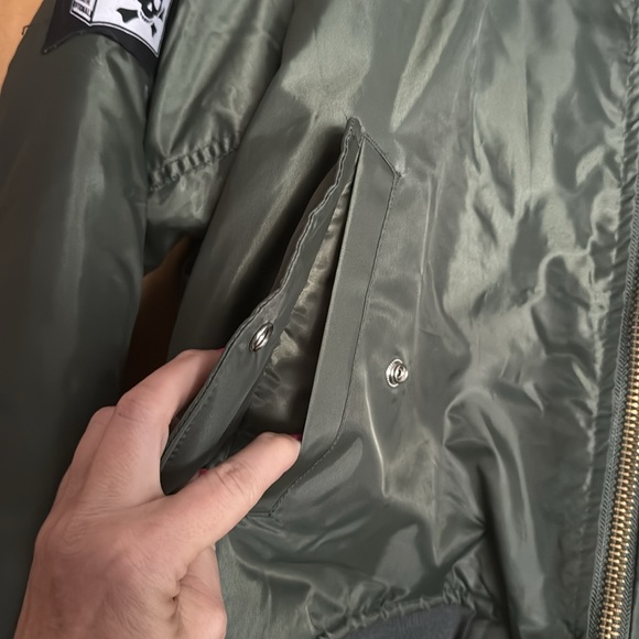 ✈️ Bomber Jacket punk rock patches worn once! Men’s medium women’s L to XL - Picture 3 of 15